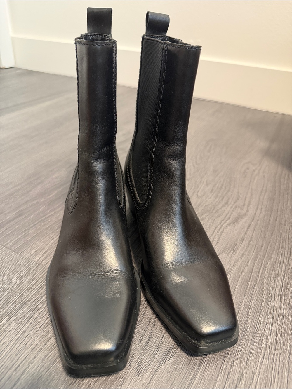 Women's Black Leather Chelsea Boots